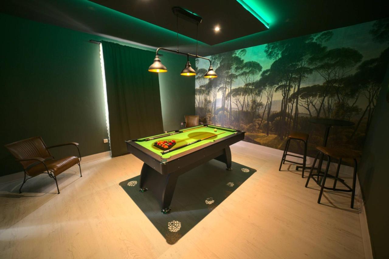 British Billard & Jacuzzi Centre Parking Gratuit *