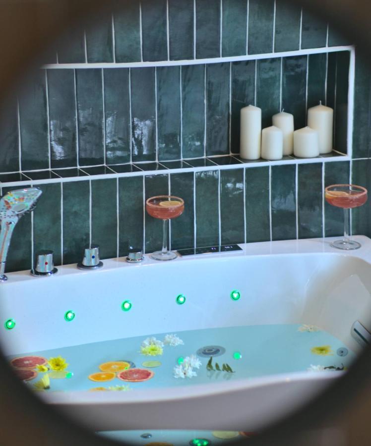 British Billard & Jacuzzi Centre Parking Gratuit Apartment